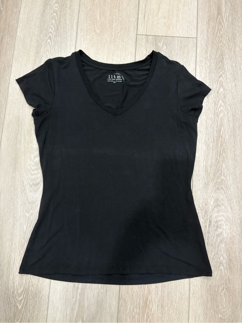 Iltn Women's Black V-Neck Tee
